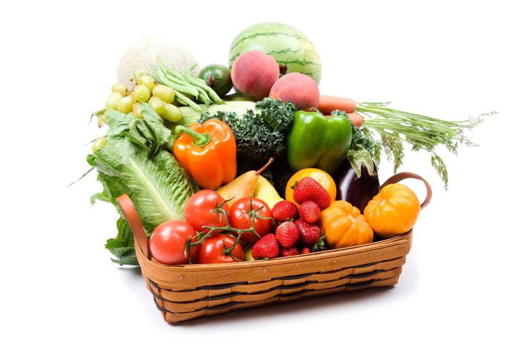 Fresh fruits and vegetables rich in antioxidants for MS management